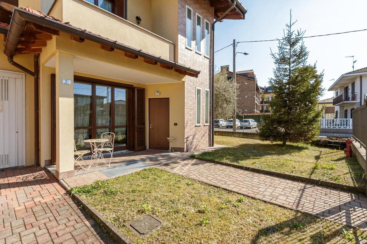 Le Quattro Stelle Villa Cardano Al Campo Exterior photo