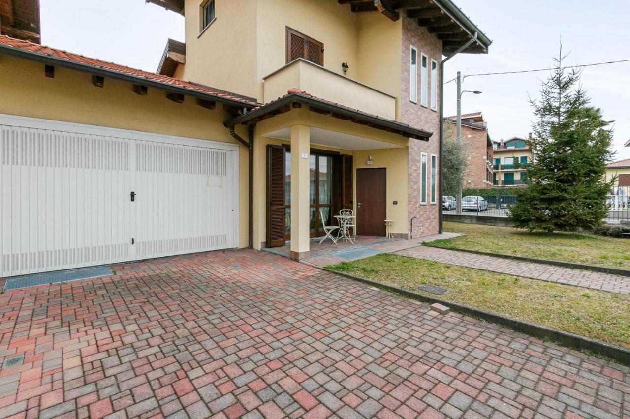 Le Quattro Stelle Villa Cardano Al Campo Exterior photo